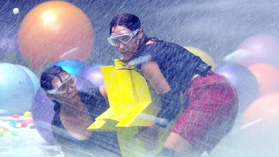 An Tag 16 mussten sich die Dschungelpromis der traditionsreichen Prüfung «Creek der Sterne» stellen. An Tag 16 mussten sich die Dschungelpromis der traditionsreichen Prüfung «Creek der Sterne» stellen.