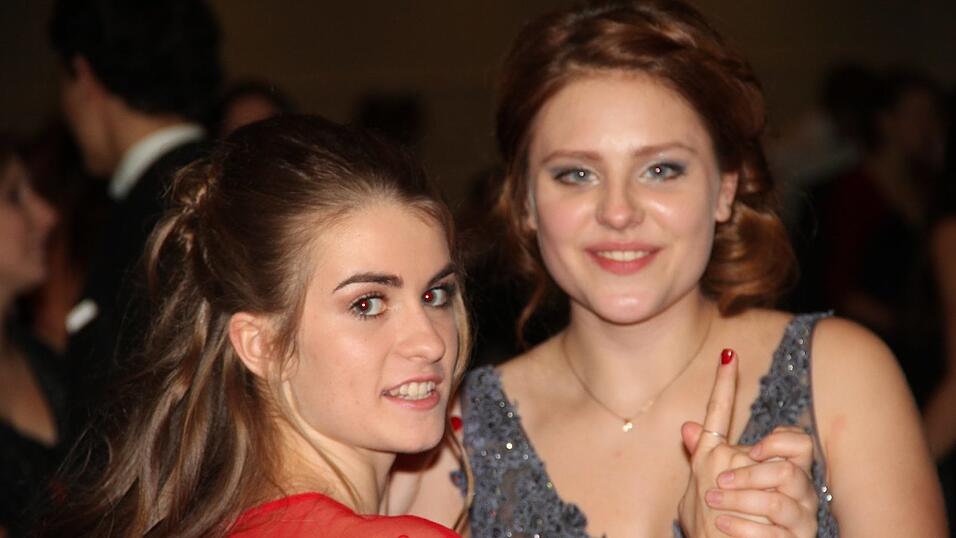 Die Bilder vom Abschlussball der Tanzschule Seidel in der Fraunhofer-Halle am 28. November. Die Bilder vom Abschlussball der Tanzschule Seidel in der Fraunhofer-Halle am 28. November.