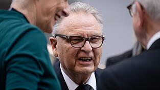 Hans-J&uuml;rgen Papier, der ehemalige Pr&auml;sident des Bundesverfassungssgerichts, will die Sperrklausel bei Bundes- und Landtagswahlen von f&uuml;nf auf drei Prozent der Stimmen absenken. (Archiv)