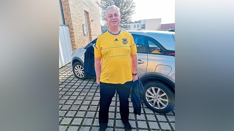 Pfarrer Richard Simon im ukrainischen Nationaltrikot.