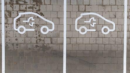 Weil es in China und den USA schlecht lief, sind die weltweiten Elektroautoneuzulassungen im ersten Quartal gesunken. (Symbolbild)