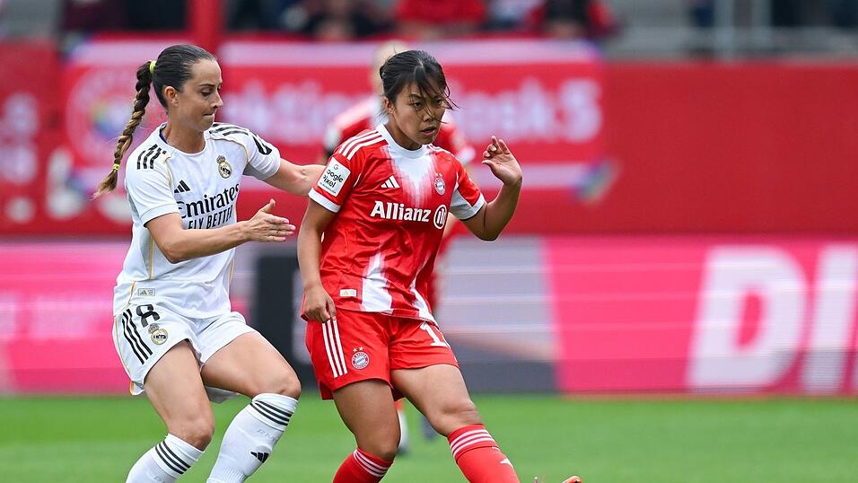 Wei&szlig; gegen Rot: Sara D&auml;britz (l) gastiert mit Real Madrid bei den M&uuml;nchnerinnen um Momoko Tanikawa. (Archivbild)
