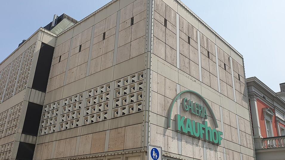 Die bekannteste Brache der Stadt: Der Ex-Kaufhof am Neupfarrplatz.