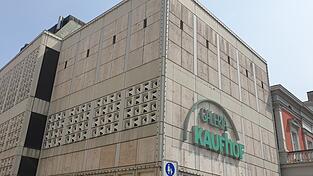 Die bekannteste Brache der Stadt: Der Ex-Kaufhof am Neupfarrplatz.