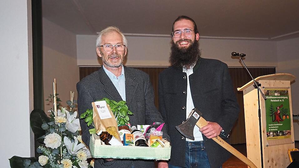 Karl Vilsmeier dankte dem Referenten Alexander Widmann.