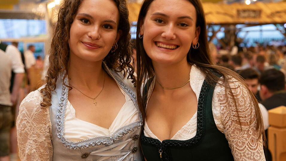 Die Partybilder vom Freitag, 8. August, aus dem Festzelt Reisinger. Die Partybilder vom Freitag, 8. August, aus dem Festzelt Reisinger.