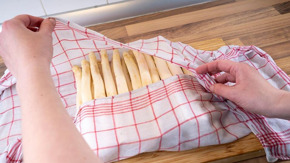 Weißer Spargel mag es feucht und kalt.