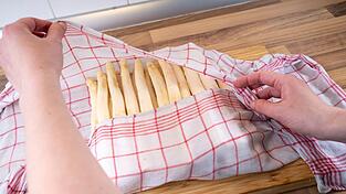 Weißer Spargel mag es feucht und kalt.