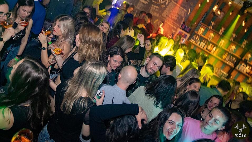 Die Stimmung bei den Partygängern am Samstagabend war prächtig. Die Stimmung bei den Partygängern am Samstagabend war prächtig.