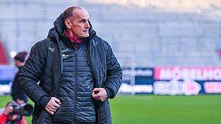Heiko Herrlich verliert wieder mit Unterhaching. Heiko Herrlich verliert wieder mit Unterhaching.