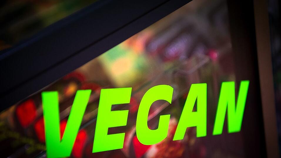 Muss es im Gefängnis veganes Essen geben? Dazu gibt es jetzt eine juristische Entscheidung in Bayern. (Symbolbild) Muss es im Gefängnis veganes Essen geben? Dazu gibt es jetzt eine juristische Entscheidung in Bayern. (Symbolbild)