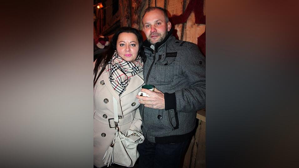 Der Christkindlmarkt und die Weihnachtspyramide geh&ouml;ren in der Adventszeit zu den beliebtesten Treffpunkten in Landshut.