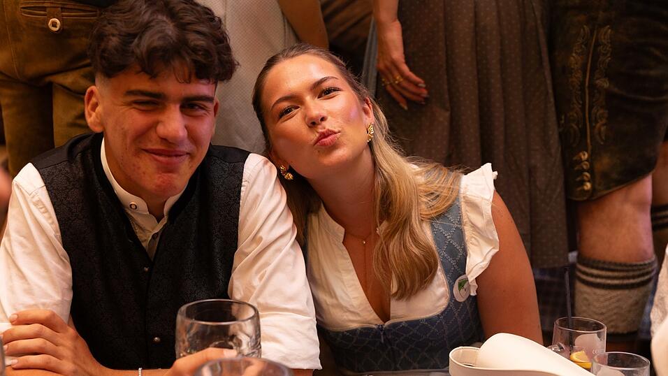 Die Partybilder vom Samstag, 8. August, aus dem Festzelt Greindl. Die Partybilder vom Samstag, 8. August, aus dem Festzelt Greindl.