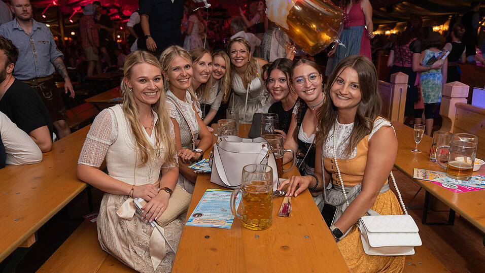 Die Partybilder vom Donnerstag, 17. August 2023, aus dem Festzelt Reisinger. Die Partybilder vom Donnerstag, 17. August 2023, aus dem Festzelt Reisinger.