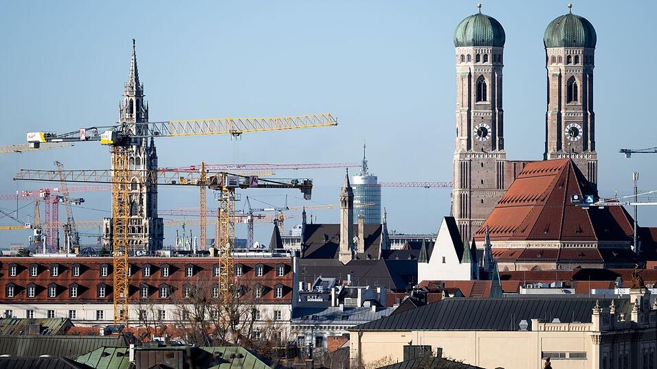 Die Bauwirtschaft hat in M&uuml;nchen viel zu tun, doch die bayerische Wirtschaft insgesamt schw&auml;chelt nach wie vor. (Archiv)