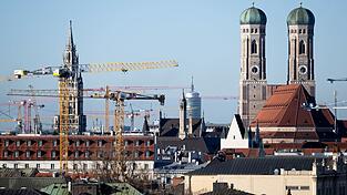 Die Bauwirtschaft hat in M&uuml;nchen viel zu tun, doch die bayerische Wirtschaft insgesamt schw&auml;chelt nach wie vor. (Archiv)