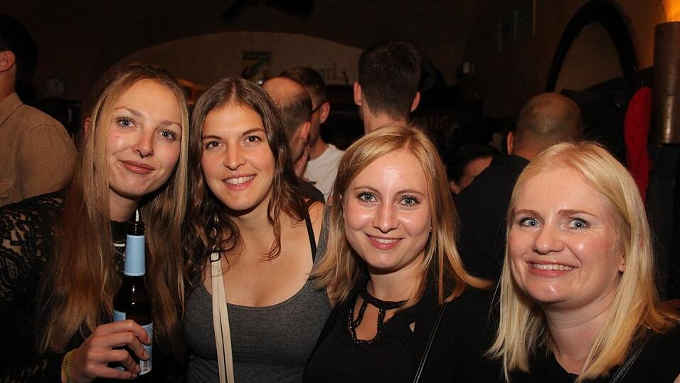 So wurde am Samstag, 23. Oktober, im Beatschuppen in Landshut gefeiert - die Partybilder. So wurde am Samstag, 23. Oktober, im Beatschuppen in Landshut gefeiert - die Partybilder.