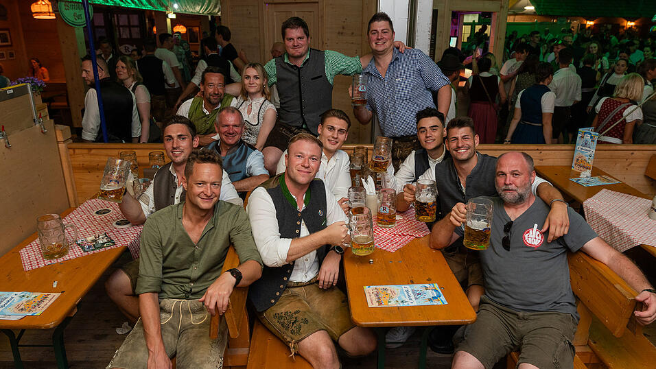 Die Partybilder vom Freitag, 18. August 2023, aus dem Festzelt Reisinger. Die Partybilder vom Freitag, 18. August 2023, aus dem Festzelt Reisinger.