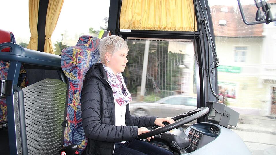 Die 20-jährige Kathrin Speckner an ihrem Arbeitsplatz. (Foto: lal) Die 20-jährige Kathrin Speckner an ihrem Arbeitsplatz. (Foto: lal)