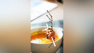 Die Kürbissuppe mit Speck-Pflaumen
