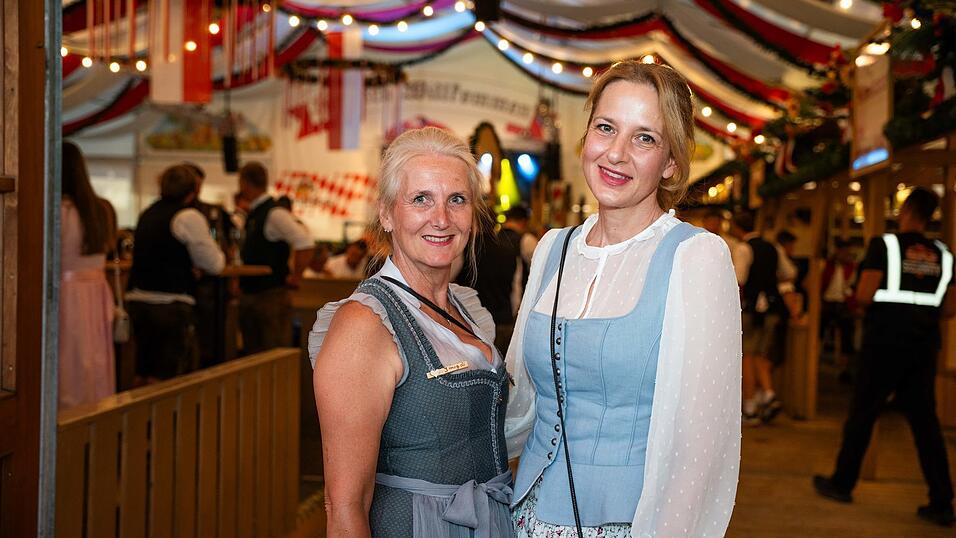 Die Partybilder vom Freitag, 14. August, aus dem Festzelt Greindl. Die Partybilder vom Freitag, 14. August, aus dem Festzelt Greindl.