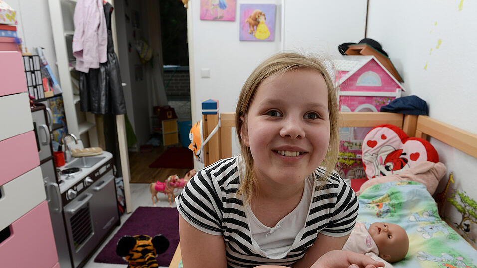 Sarah hat Sterbebegleiterin Johanna Klug besonders beeindruckt. Das Mädchen leidet an der seltenen Krankheit Kinderdemenz. Sarah hat Sterbebegleiterin Johanna Klug besonders beeindruckt. Das Mädchen leidet an der seltenen Krankheit Kinderdemenz.