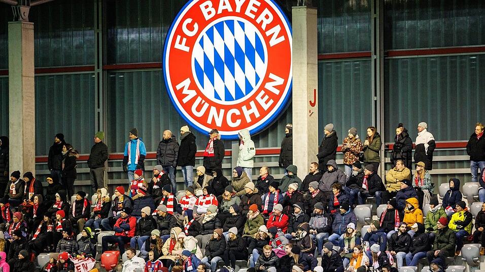 Die Fu&szlig;ballerinnen des FC Bayern legen personell nach. (Archivbild)