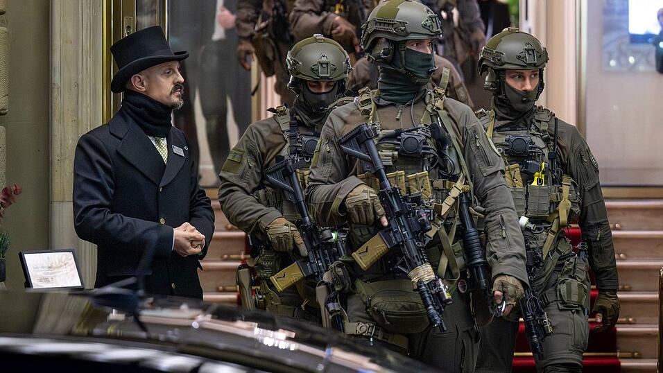 Der Besuch von Merz in Frankfurt lief unter hohen Sicherheitsvorkehrungen Der Besuch von Merz in Frankfurt lief unter hohen Sicherheitsvorkehrungen