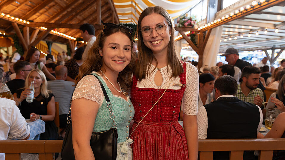 Die Partybilder vom Donnerstag, 17. August 2023, aus dem Festzelt Nothaft. Die Partybilder vom Donnerstag, 17. August 2023, aus dem Festzelt Nothaft.