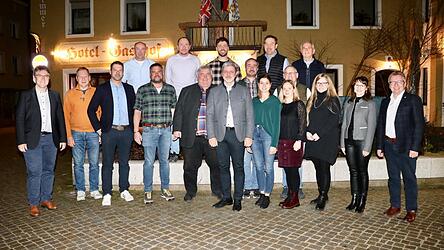 Sie wollen f&uuml;r die CSU in den Stadtrat einziehen. Zumindest hat man sich sieben Sitze (inklusive B&uuml;rgermeister) zum Ziel gesetzt. Ganz links CSU-Landratskandidat Michael Multerer.