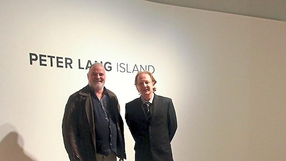 Peter Lang (links) und Mgr. Marcel Fier Ph. D., Direktor des Museums Gavu Cheb und Kurator der Ausstellung. Peter Lang (links) und Mgr. Marcel Fier Ph. D., Direktor des Museums Gavu Cheb und Kurator der Ausstellung.