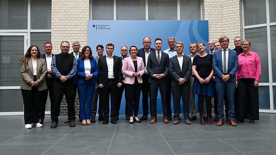 Mit Indexmieten und Kurzzeitmietverträgen befasst sich die Expertenkommission zum Mietrecht nicht, denn dazu steht schon etwas im Koalitionsvertrag. (Archivfoto) Mit Indexmieten und Kurzzeitmietverträgen befasst sich die Expertenkommission zum Mietrecht nicht, denn dazu steht schon etwas im Koalitionsvertrag. (Archivfoto)