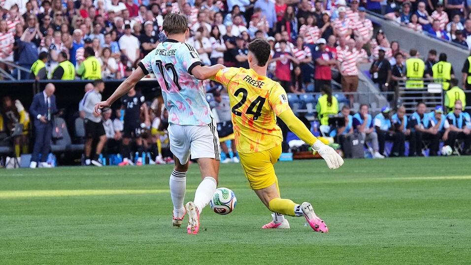 US-Keeper Freese leistete sich einen bösen Patzer. US-Keeper Freese leistete sich einen bösen Patzer.