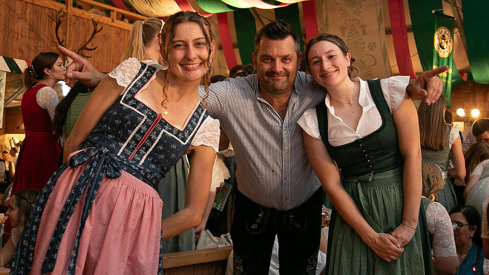 Die Partybilder vom Donnerstag, 14. August, aus dem Festzelt Weckmann. Die Partybilder vom Donnerstag, 14. August, aus dem Festzelt Weckmann.