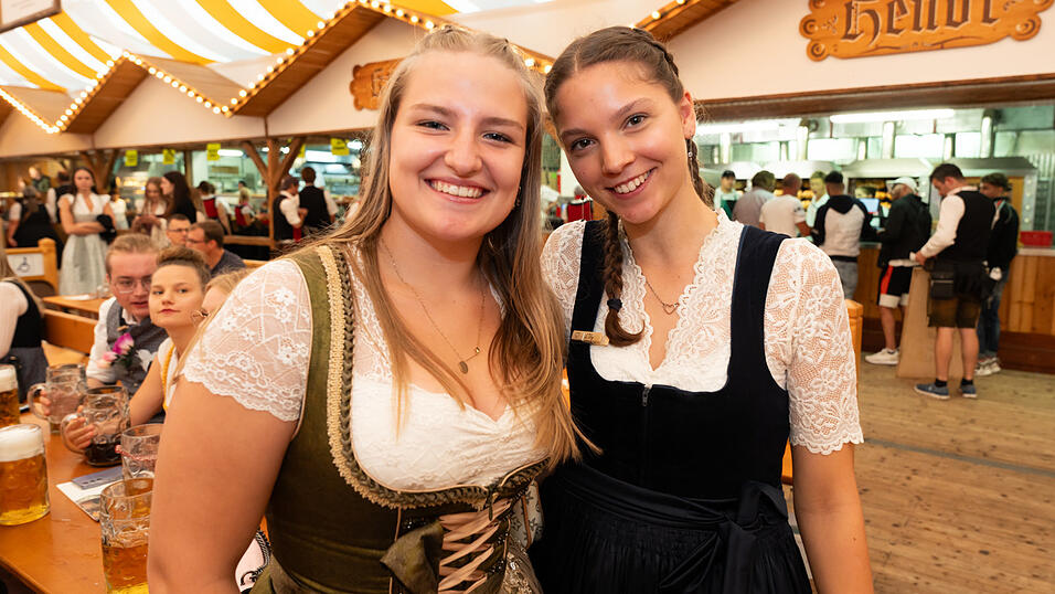 Die Partybilder vom Montag, 19. August, aus dem Festzelt Nothaft. Die Partybilder vom Montag, 19. August, aus dem Festzelt Nothaft.