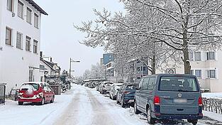 Am Dienstagnachmittag ereignete sich der Überfall in einem Mehrfamilienhaus in der Sudetendeutschen Straße. Am Dienstagnachmittag ereignete sich der Überfall in einem Mehrfamilienhaus in der Sudetendeutschen Straße.