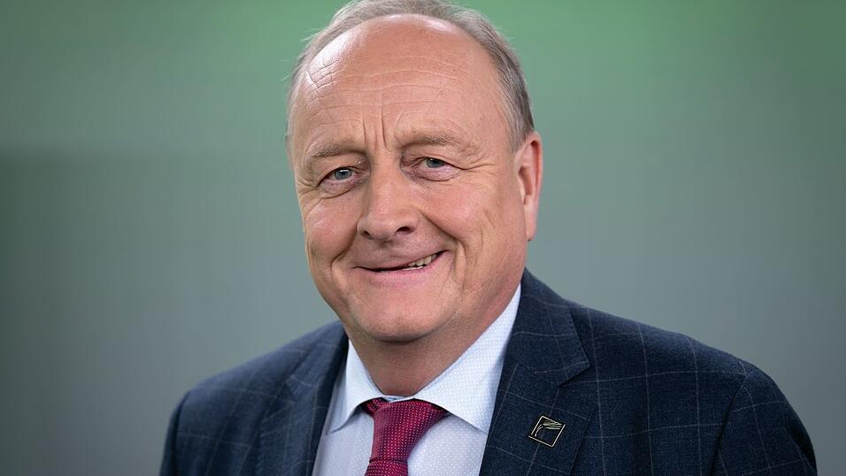 Mehrere Baywa-Aufsichtsräte scheiden aus, nicht jedoch Bauernpräsident Joachim Rukwied. (Archiv) Mehrere Baywa-Aufsichtsräte scheiden aus, nicht jedoch Bauernpräsident Joachim Rukwied. (Archiv)