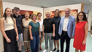 Maria Spannagel, Tobias Mühlbauer, Beate Götthans-Gierl, dritte Bürgermeisterin Christine Hagengruber, Gunda Wifling, Sonderaussteller Ferry Baierl, Laudatorin Julia Macharowsky, stellvertretender Landrat Helmut Plenk und Viechtachs Kultur- und Tourismuschefin Monika Häuslmeier Maria Spannagel, Tobias Mühlbauer, Beate Götthans-Gierl, dritte Bürgermeisterin Christine Hagengruber, Gunda Wifling, Sonderaussteller Ferry Baierl, Laudatorin Julia Macharowsky, stellvertretender Landrat Helmut Plenk und Viechtachs Kultur- und Tourismuschefin Monika Häuslmeier