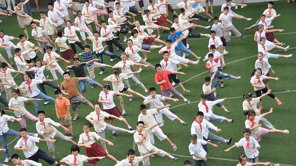 Stefanie Maier hat ihre Oma in China besucht. Bei der Gelegenheit ist sie eine Woche auf eine chinesische Grundschule gegangen.