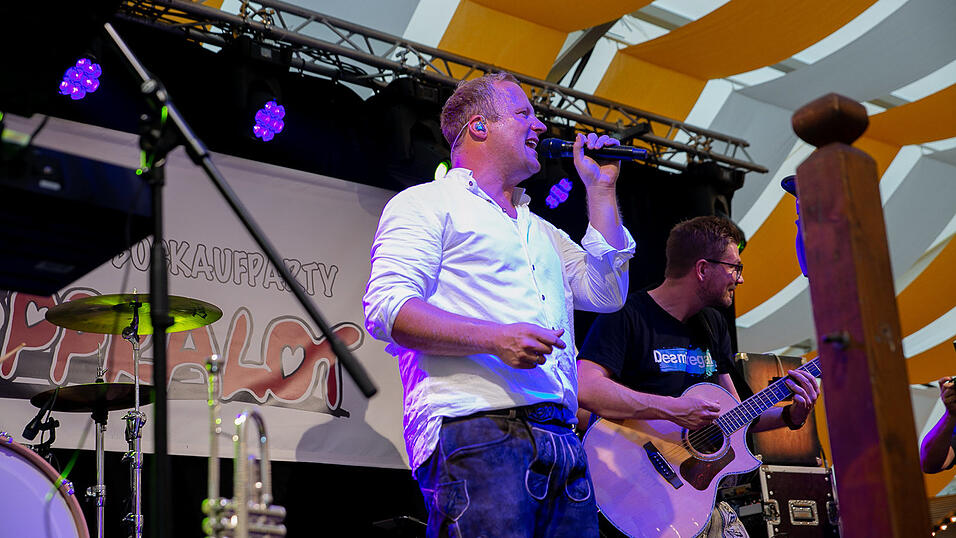 Die Partybilder von Freitag, 19. August 2022, aus dem Festzelt Nothaft.