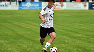 Der Einsatz von Lams Tim Geiger gegen den FC Dingolfing ist fraglich. Der Rechtsverteidiger laboriert an einer Sprunggelenksverletzung. Der Einsatz von Lams Tim Geiger gegen den FC Dingolfing ist fraglich. Der Rechtsverteidiger laboriert an einer Sprunggelenksverletzung.