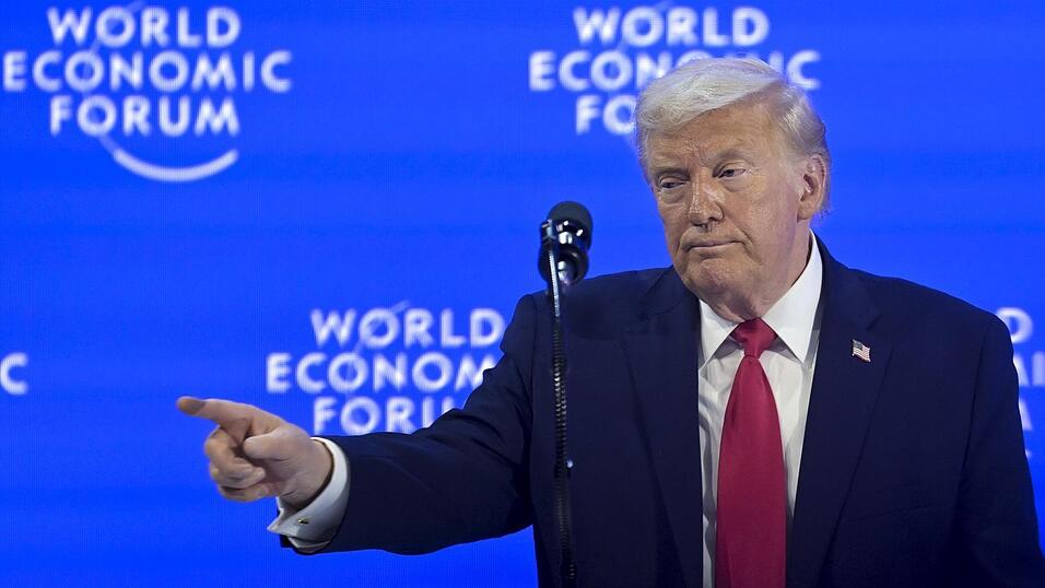 US-Pr&auml;sident Donald Trump hat beim Weltwirtschaftsforum &bdquo;sofortige Verhandlungen&ldquo; &uuml;ber die Arktisinsel gefordert.