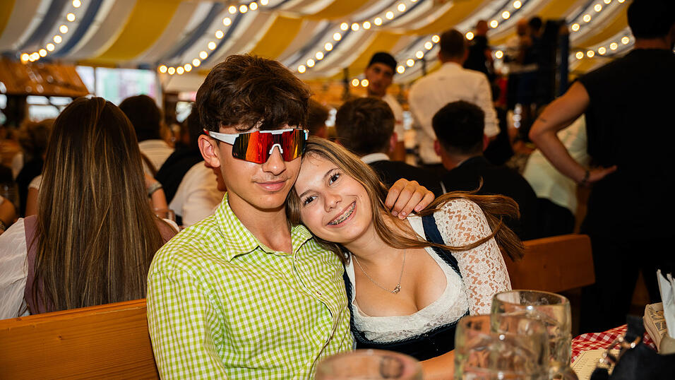 Die Partybilder vom Sonntag, 16. August, aus dem Festzelt Reisinger. Die Partybilder vom Sonntag, 16. August, aus dem Festzelt Reisinger.