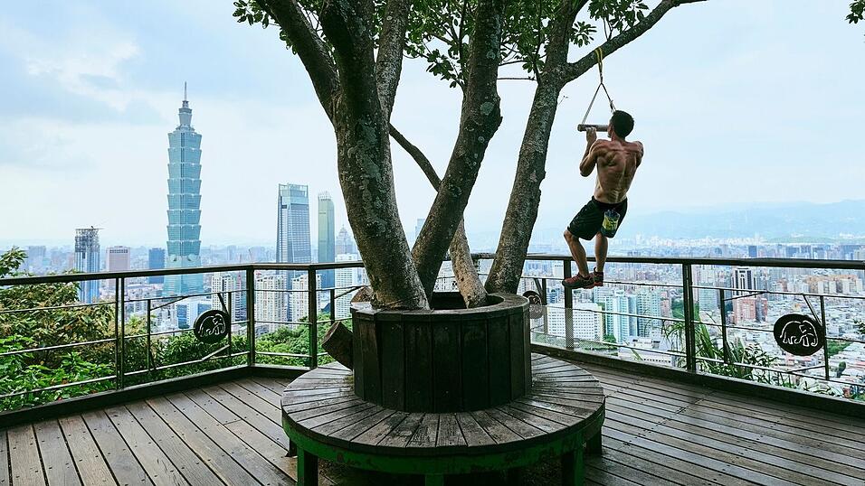 Rund zwei Monate hat sich Alex Honnold speziell auf die waghalsige Besteigung des Taipeh 101 vorbereitet.