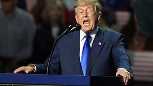 Trump spricht bei Parteitag in Dallas.