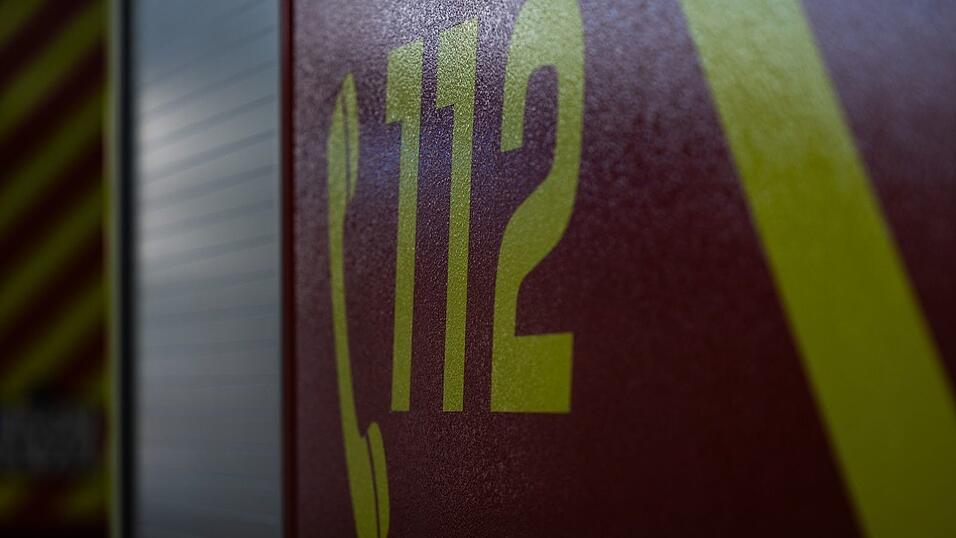 Ein Übergreifen der Flammen konnte verhindert werden. (Symbolbild) Ein Übergreifen der Flammen konnte verhindert werden. (Symbolbild)