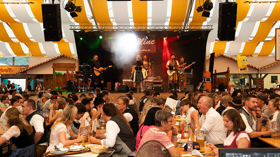 Die Partybilder vom Samstag, 17. August, aus dem Festzelt Nothaft. Die Partybilder vom Samstag, 17. August, aus dem Festzelt Nothaft.