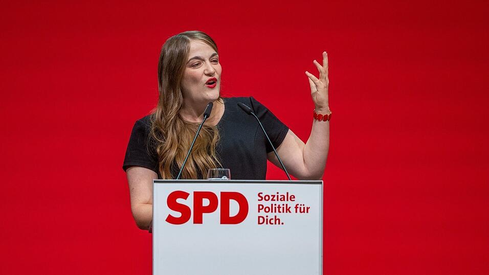 Bayerns SPD-Chefin Ronja Endres spricht von einem Frontalangriff auf Besch&auml;ftigte und Versicherte. (Archivbild)