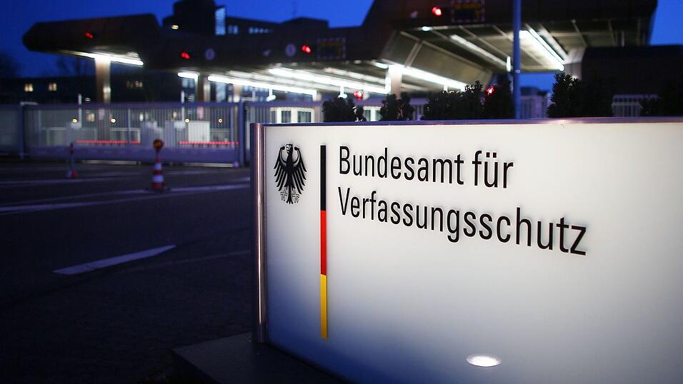 Die Abschaffung des Phänomenbereichs Scientology ist nicht die erste Umorganisation im Bundesamt für Verfassungsschutz in diesem Jahr. (Symbolbild) Die Abschaffung des Phänomenbereichs Scientology ist nicht die erste Umorganisation im Bundesamt für Verfassungsschutz in diesem Jahr. (Symbolbild)