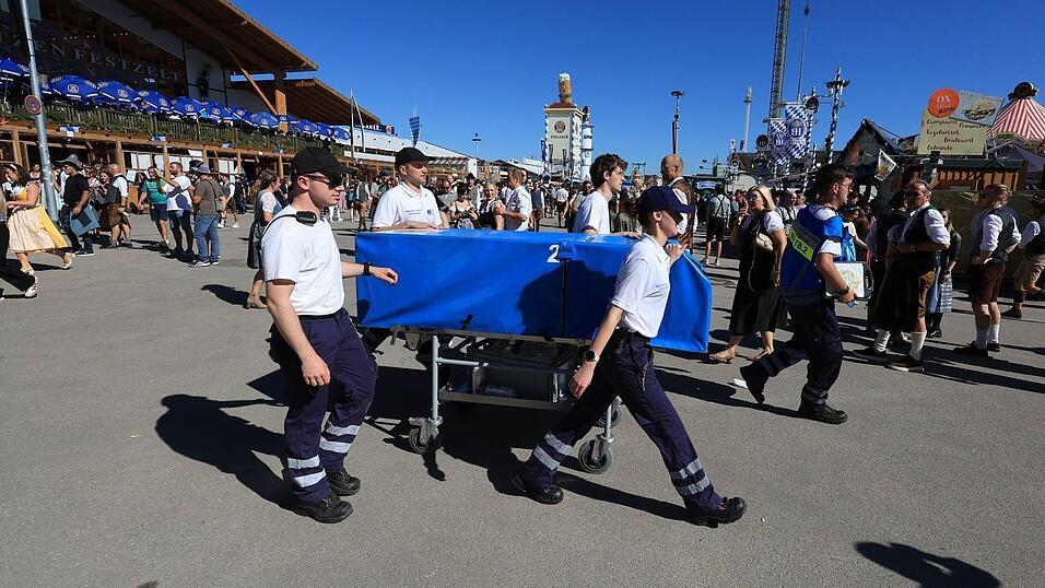 Etliche Male am Tag muss der Rettungsdienst auf dem Oktoberfest ausrücken.